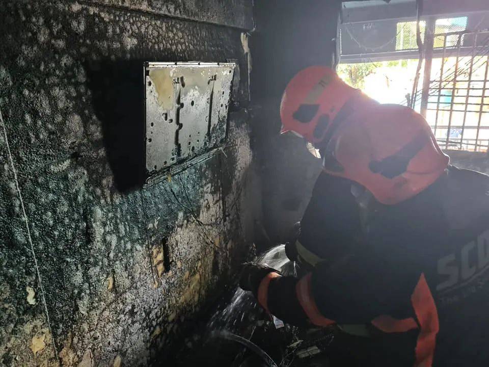 黄埔一租赁组屋突发大火，一家六口身陷火海，十人送院，百人紧急疏散