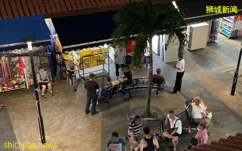 直落布兰雅弯组屋 多名阿叔无视安距群聚喝酒聊天