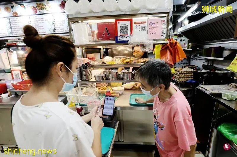 新加坡新防疫措施下接种疫苗人数激增