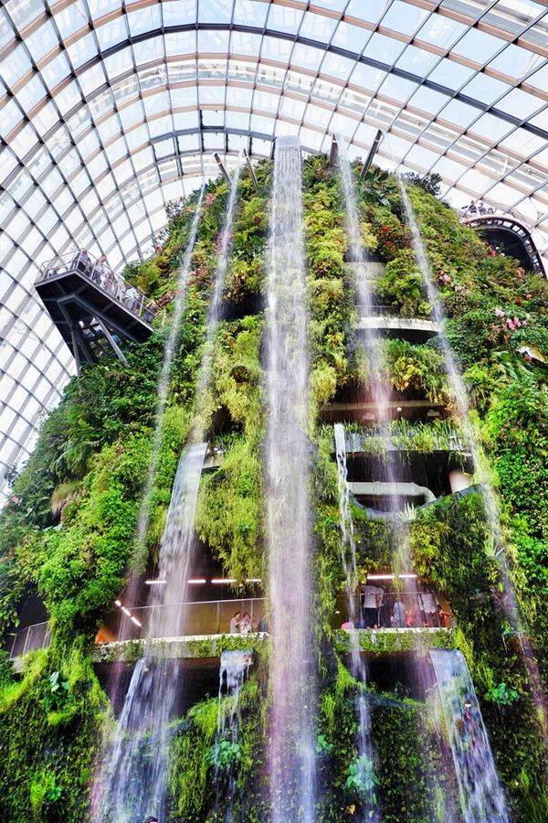 你知道新加坡的“瀑布魅力”麽