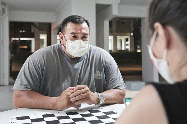 义务律师  助保安洗脱　共谋伤人罪