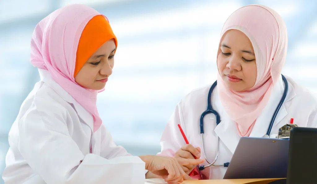 李显龙发视频宣布:新加坡这些行业的穆斯林工作时可戴头巾