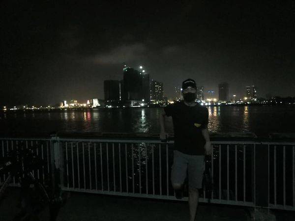 王沺裁也想大马了 圣诞夜隔海眺望新山夜景