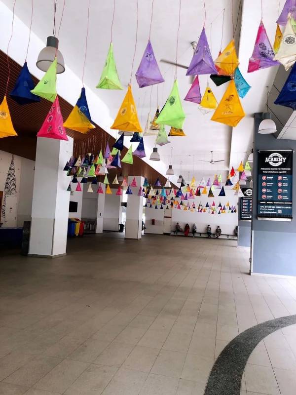 爲什麽新加坡這個日子會有大量群衆去“紋身”