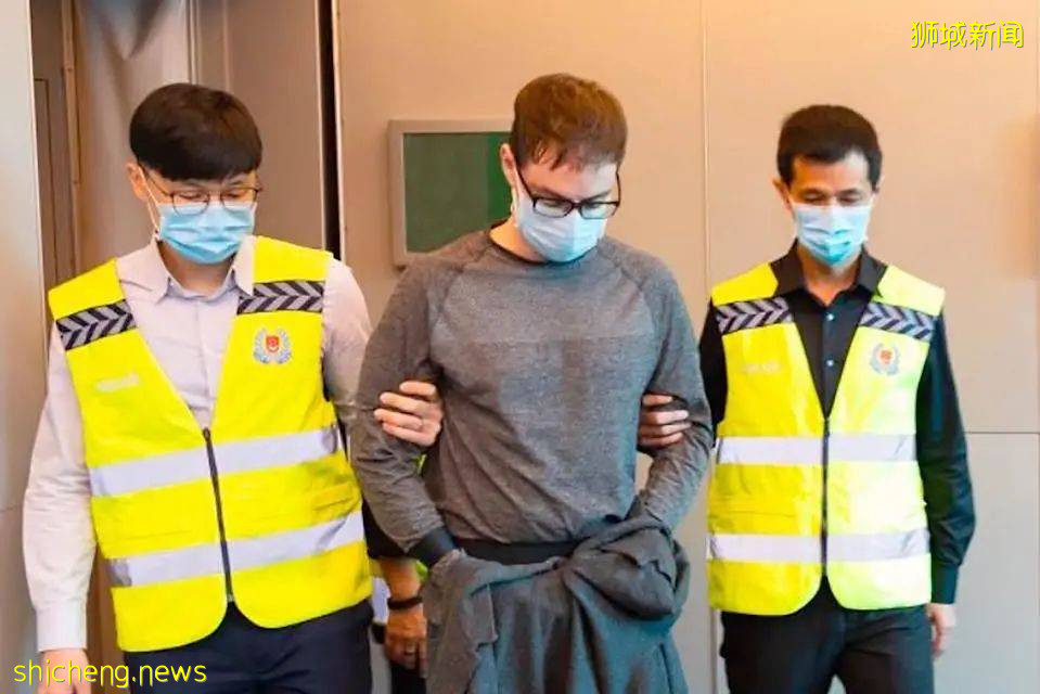 在新加坡抢银行不用被鞭刑,这个洋人凭什么