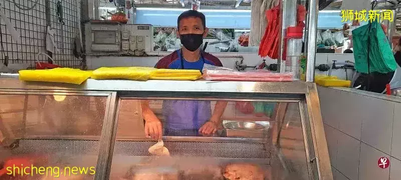 太抢手！新加坡鸡肉摊五小时内，卖光110只甘榜鸡