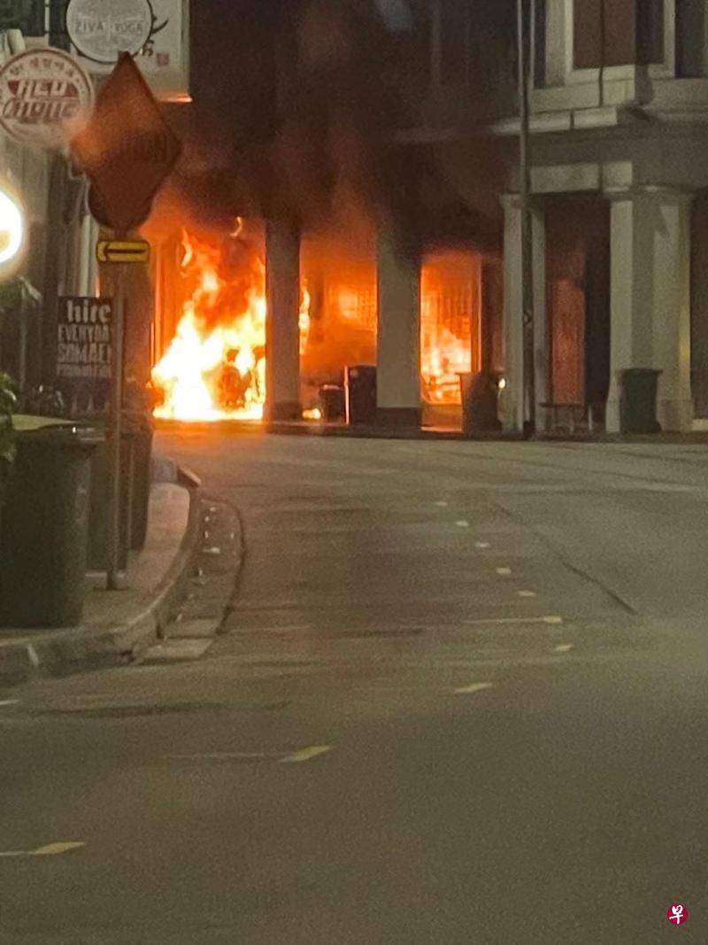 寶馬撞店屋起火5死 車禍前五秒視頻曝光