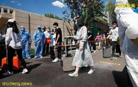新加坡小六离校考试口试首日,政府加强防疫措施,学生须全程佩戴口罩