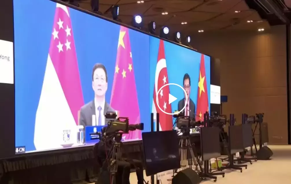 刚刚,中国驻新大使馆宣布回国新规!接种中国疫苗回国规定调整,新中关系更近一层