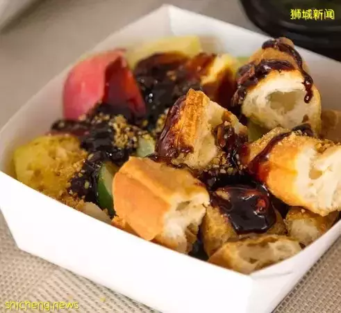 隐藏在新加坡小贩中心的地道美食！开业48年，这样食物最多回头客