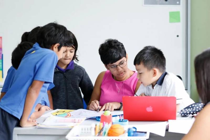 前美国总统夫人亲自指导过的新加坡学生,居然在这间学校?