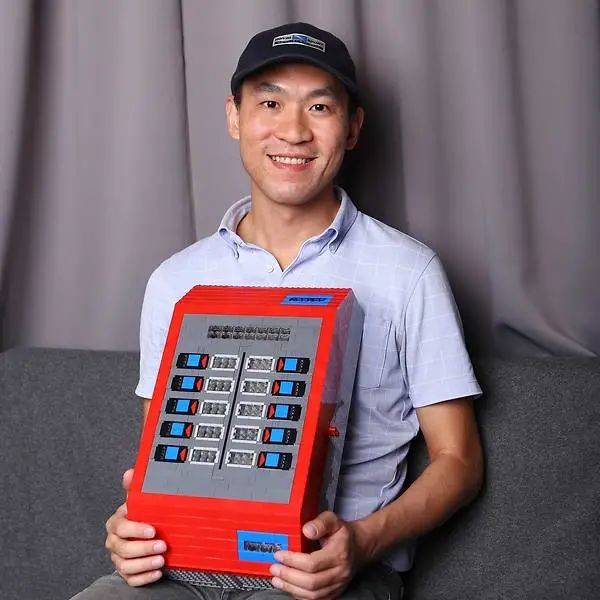 新加坡乐高手艺人,会搭积木也能走上人生巅峰