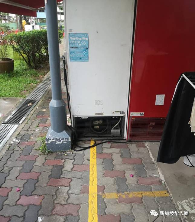 新加坡市鎮會人員霸道執法沒收丟棄貨品！店家不滿雙雙報警