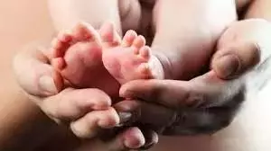 她,哭訴生完小孩12天後,就被迫回到工作崗位