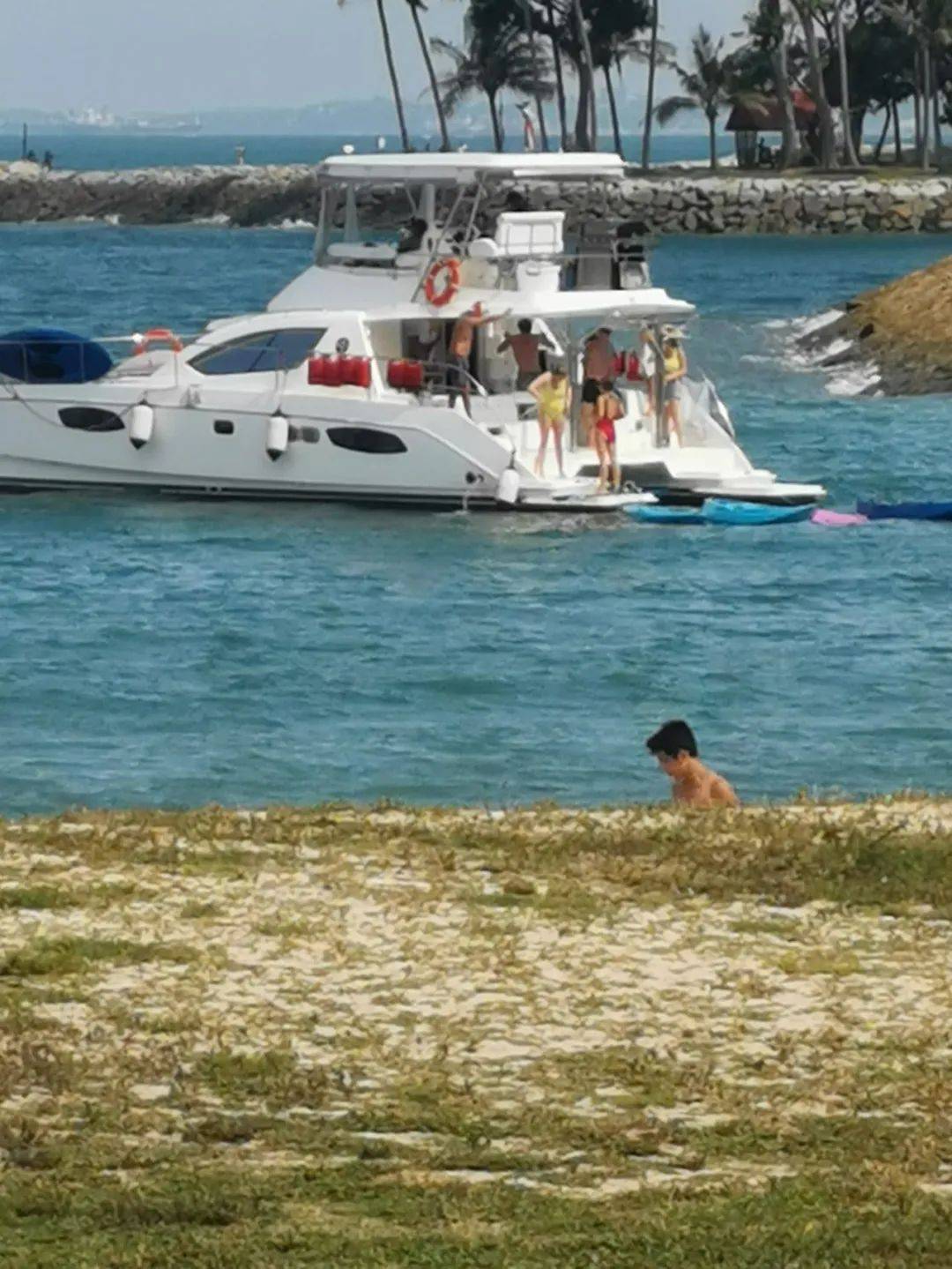 新加坡酒店隔離期間,偷偷約啪的夫妻被判入獄