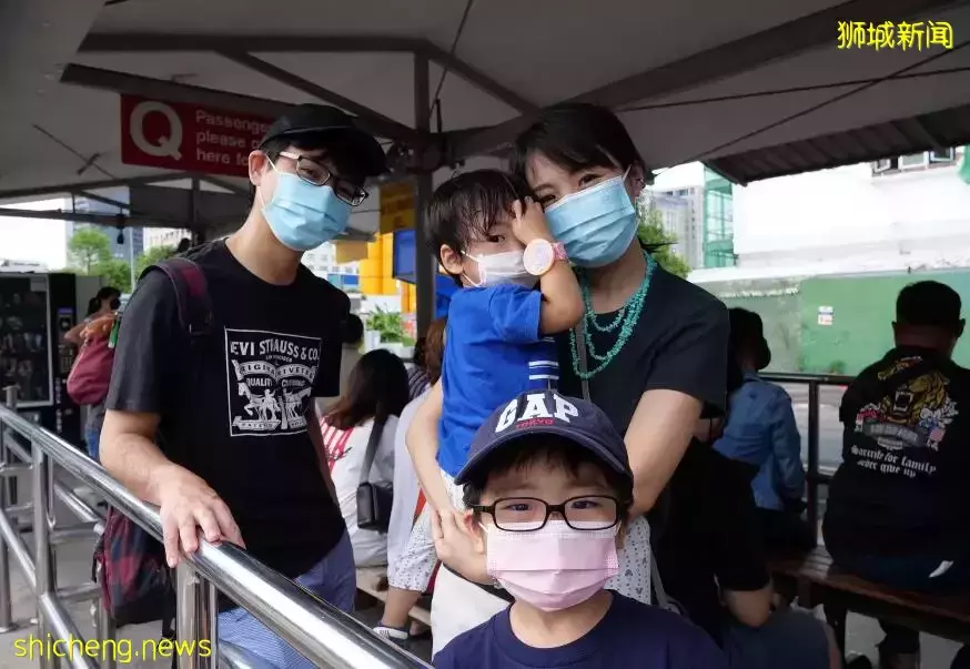 直擊新加坡全面首日，各處人從衆