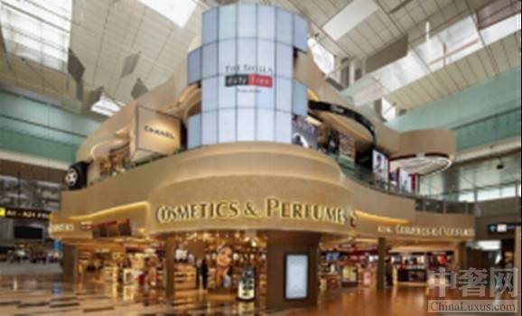 与新加坡新罗免税店一起甜蜜亲吻2020