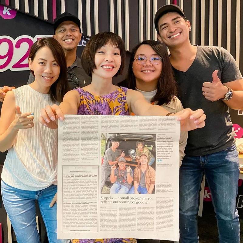 新加坡美女主播:“吓!中国卡车司机撞坏了我的宝马车...”