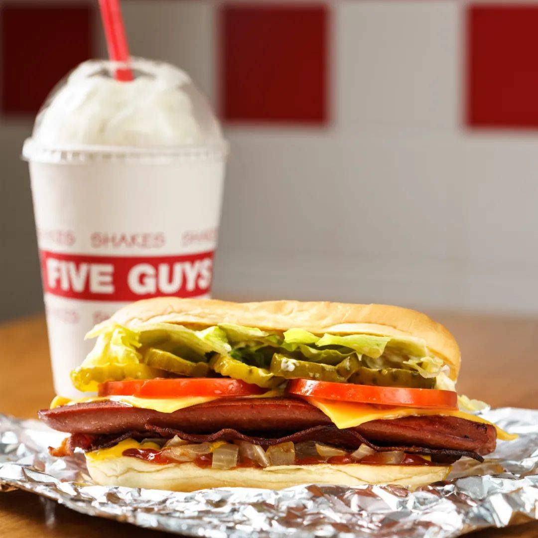 美国汉堡连锁店Five Guys新加坡第二家分店开业