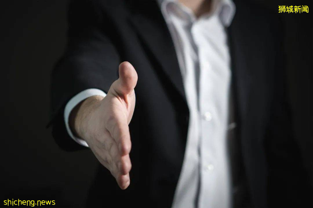 新加坡大量外籍医护人员辞职,半年人数翻倍!银行业也缺人招聘中