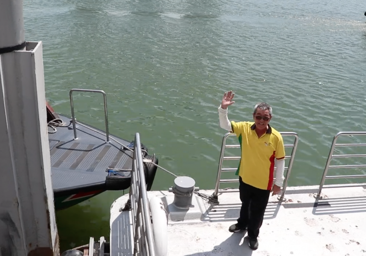 新加坡开埠两百年 老船员对新加坡河难以割舍