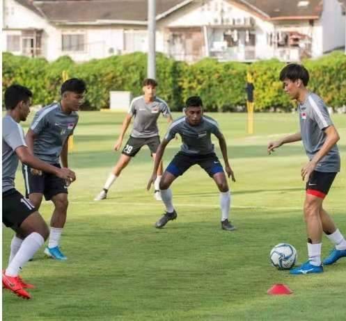 最多可以8人社交聚会，足球、篮球等各种运动可以有新玩法啦