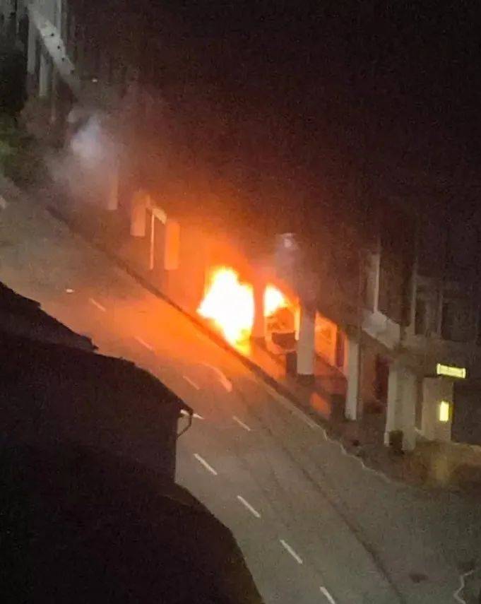 新加坡丹戎巴葛慘烈車禍,5名離世者身份曝光,新航前空姐嚴重燒傷,送院急救