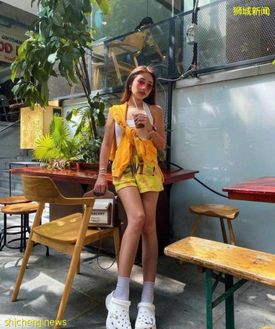 新加坡走红的富二代凭啥整天炫富，原来她妈才是名媛炫富的祖宗