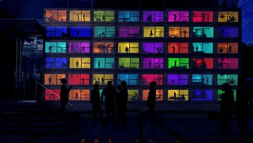 闊別兩年！照亮新加坡燈光藝術展今年6月3日回歸✨環保材料打造火花之光，活動免費入場