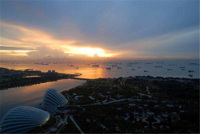 经济总量超过马来西亚,同样的地理位置新加坡为什么这么厉害