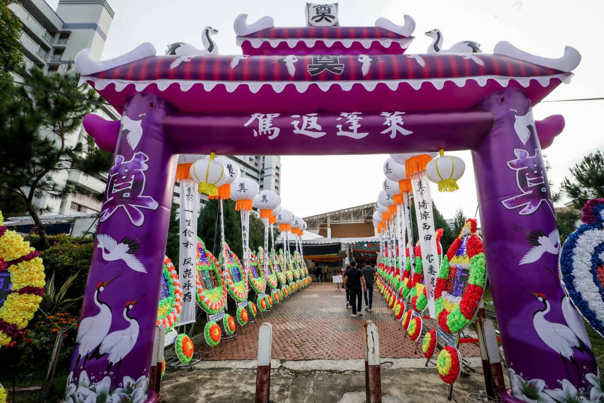 舞獅界泰鬥逝世 金黃“孝獅”送最後一程