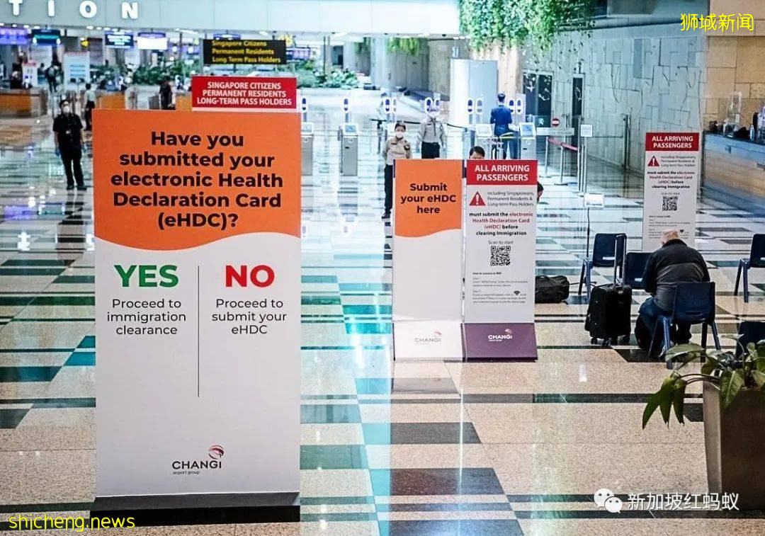 在美国深造的新加坡学生接种后，疫苗证书却不受新加坡承认