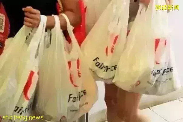 新加坡超市塑料袋或將強制收費！每個收取0.05至0.1新幣