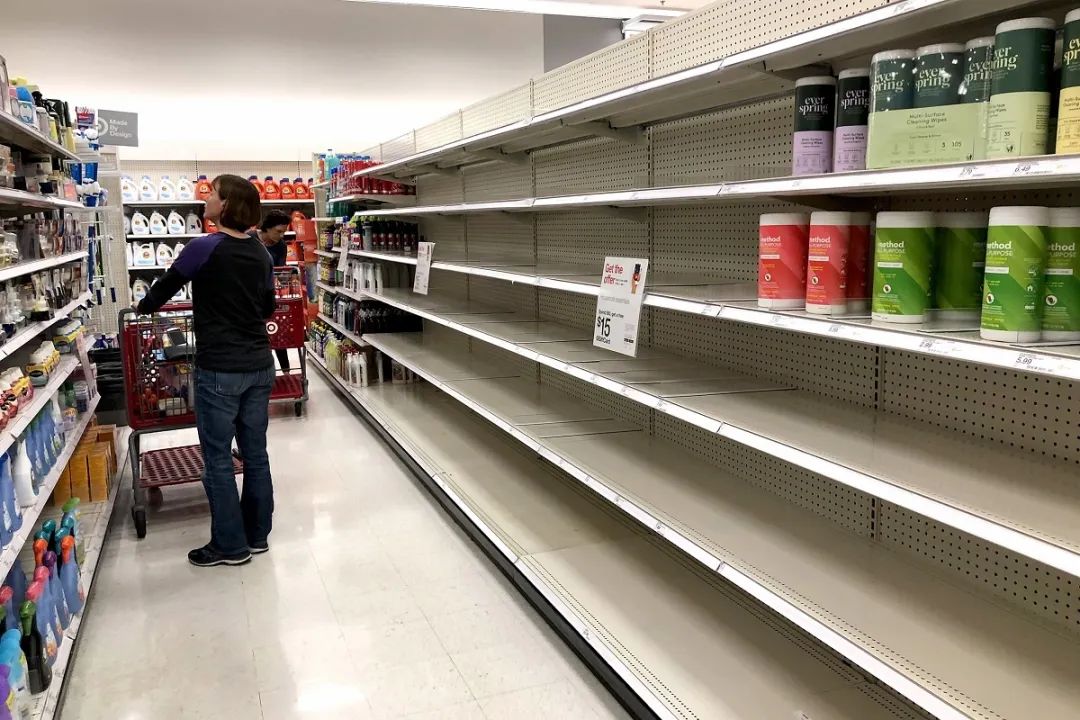 疫情升级，多国政府推出生活物资限购令，新加坡食品局宣布将确保本地物资供应充足