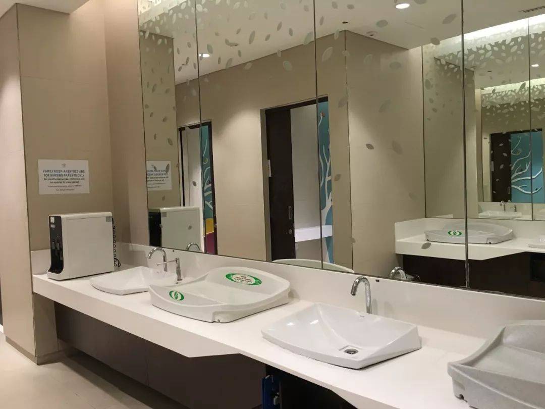 羡慕!新加坡这间中学给每个学生发全新iPad!“贵校还收人吗?”