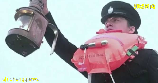 吓死弟弟了！新加坡骑士分享交警“送礼”全过程