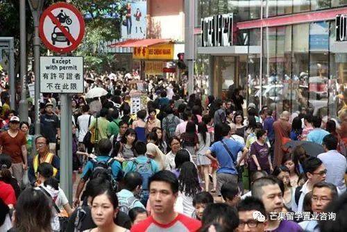 生育率僅1.1創新低、人口危機下的新加坡,要對這些外國人放開PR政策