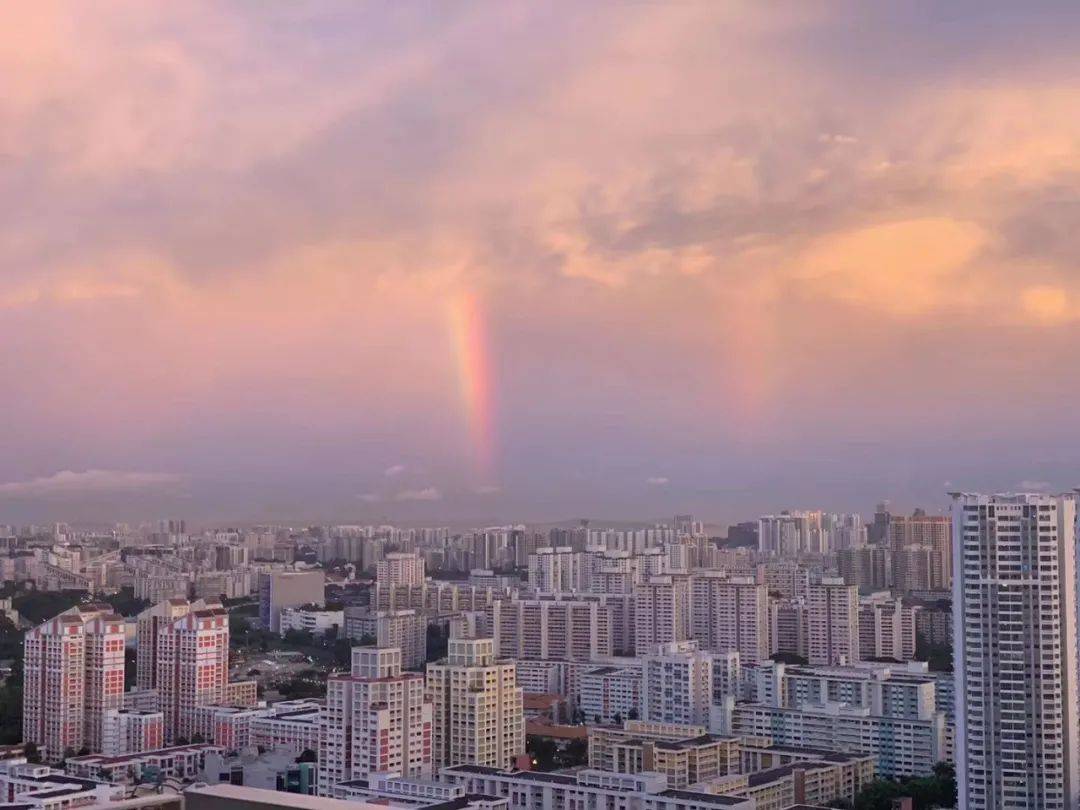 罕见!新加坡再现神奇天象,万道光芒从天空射下,50张美图刷屏