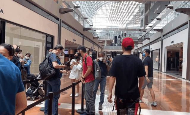 實拍探店！新加坡全球首個海上蘋果店，驚呆了