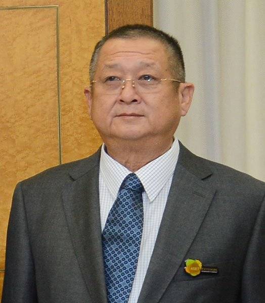 蔡景康当庭出示收据 认赠姑南200万打补选