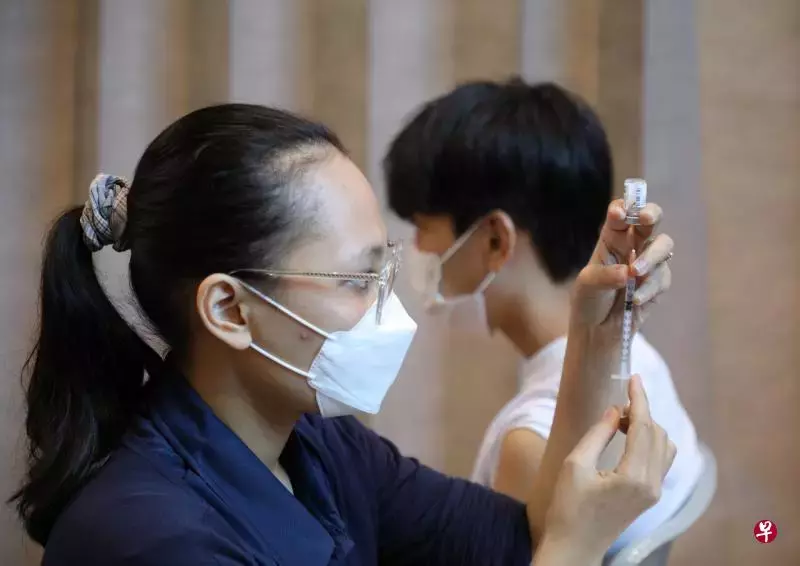 申请和更新工作证件 狮城：必须接种冠病疫苗