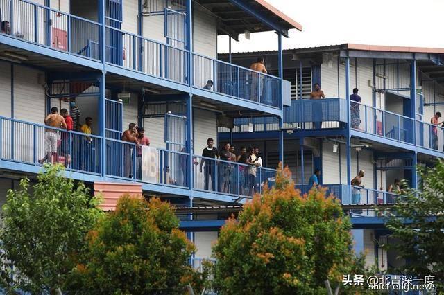 被困新加坡客工宿舍的中国人：一个房间12人住，超过1.8万客工群聚感染