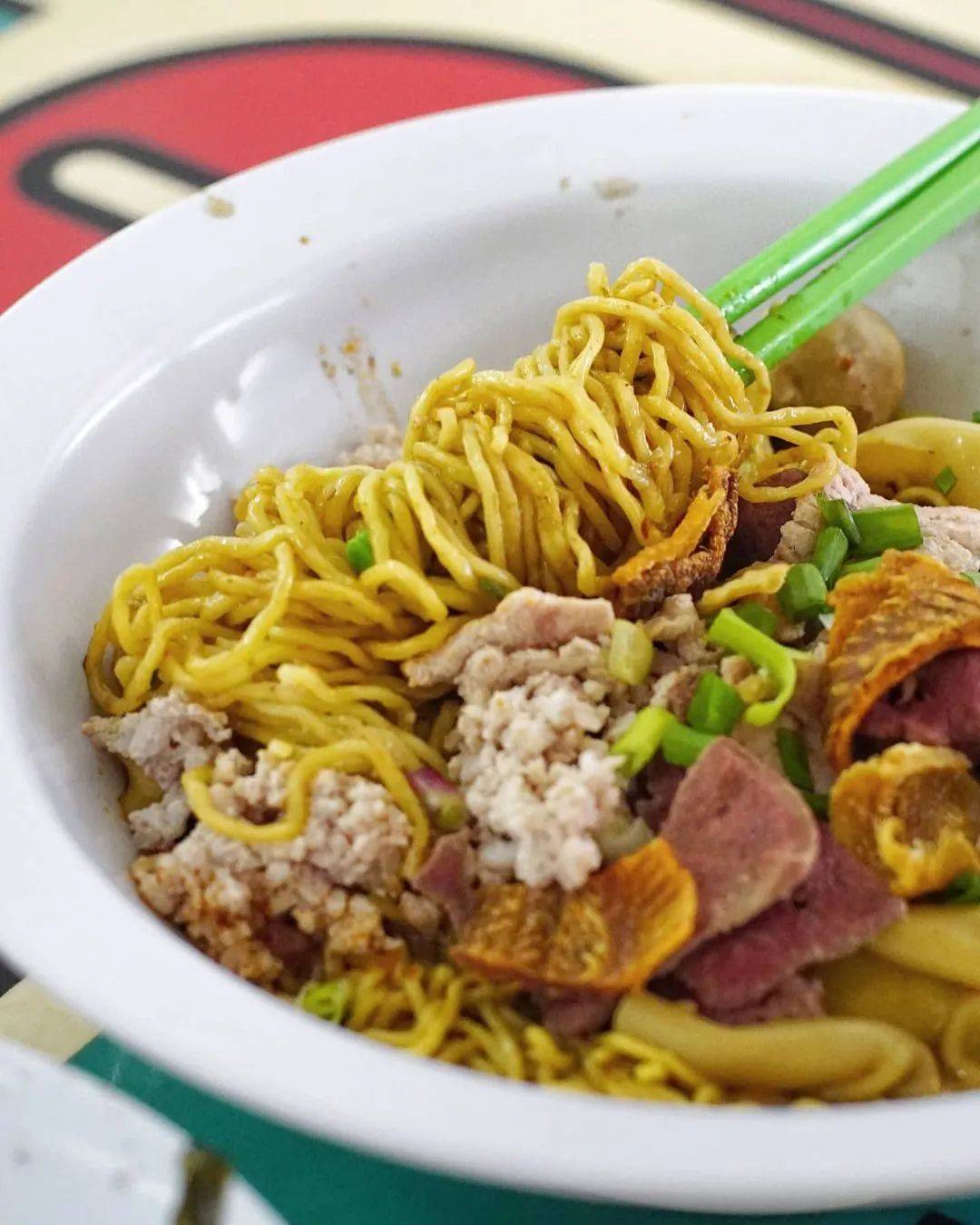 面食系列 最平價的新加坡米其林級別小販食物,肉脞面來一碗不