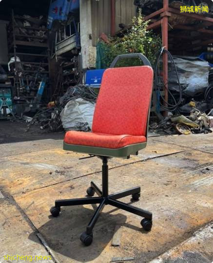 新加坡巴士座椅被改装成办公椅,售价S$ 100