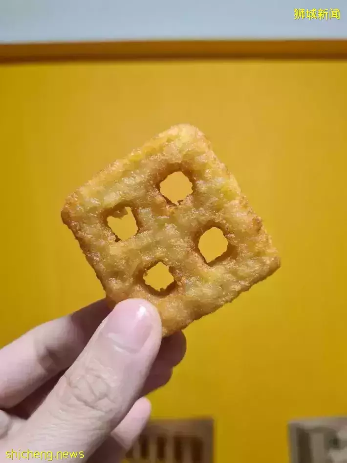 因“全球供应链中断“导致新加坡KFC薯条断供🤣Waffle Hash暂时顶替🤣