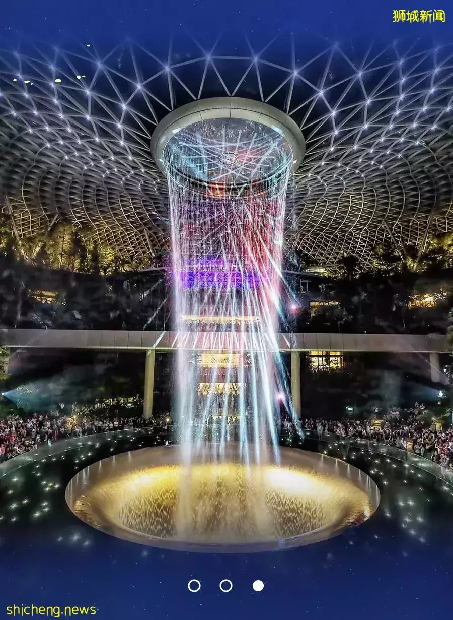 狮城仲夏夜之霓虹梦境