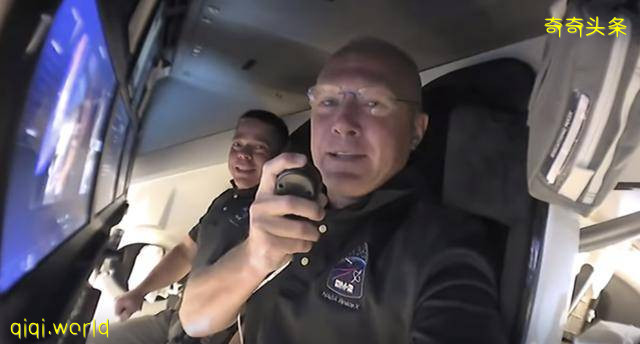 馬斯克再次創造航天曆史!SpaceX新“奮進號”成功對接空間站!