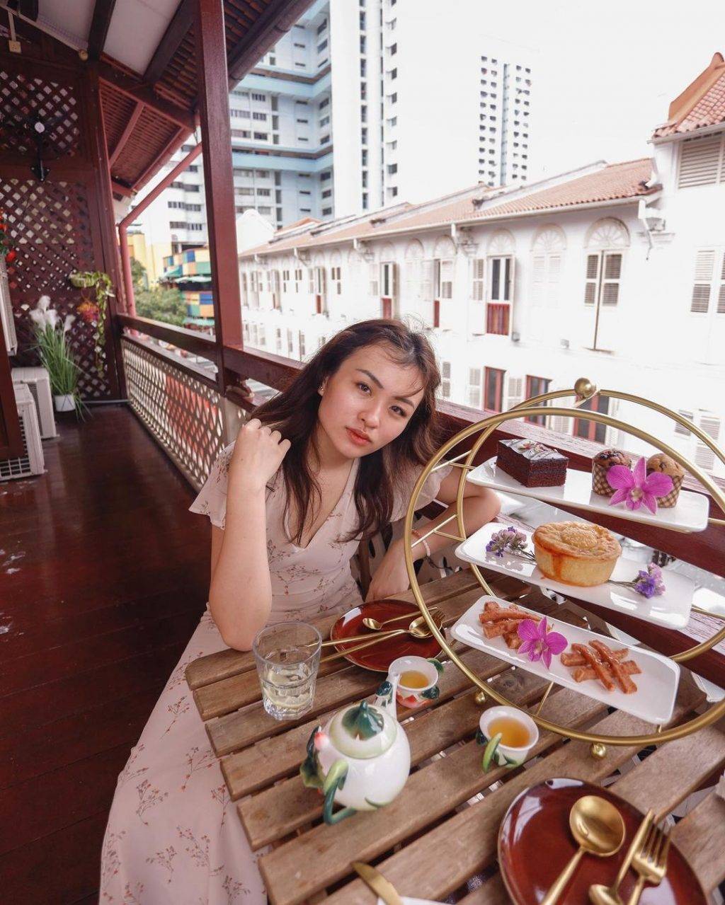 網紅爆款咖啡廳!隱藏在牛車水的“Sweetea Caffe”南洋風情、複古露台、浪漫一“夏”