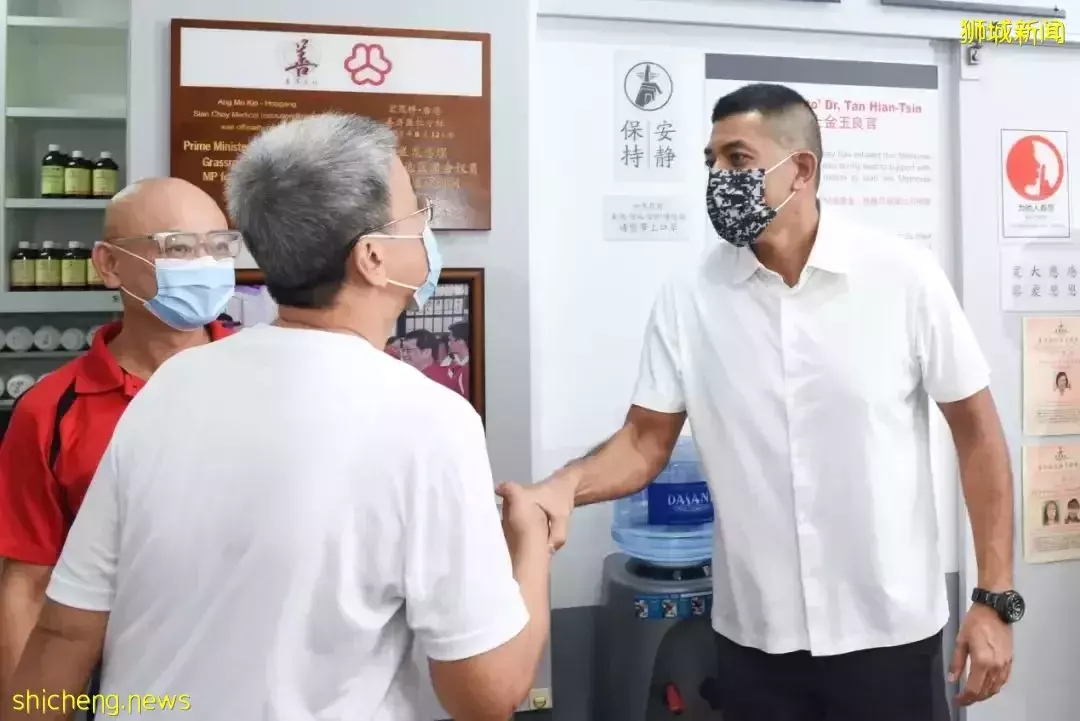 新加坡热心公益的慈善家,一出手就捐赠了$50万新元