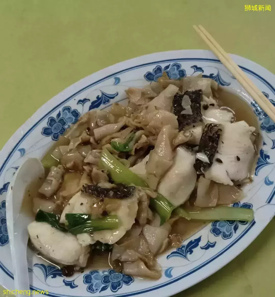 网友热议!杂菜饭11新、咖啡店4000万!新加坡物价太魔幻